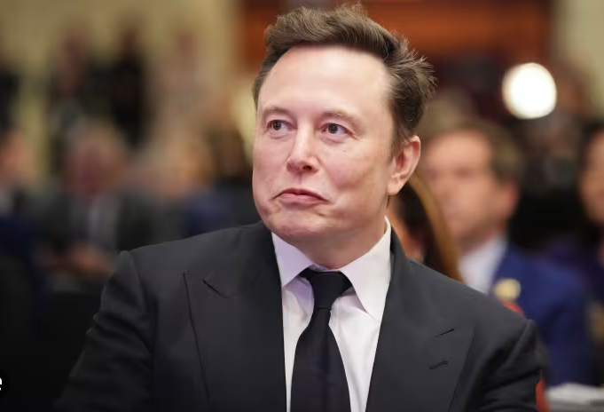 马斯克正式上任 第一个被砍的部门出现了
