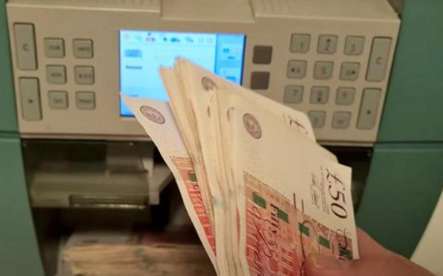 通胀放缓并未让美元完全“退场”，英镑能否借机走强？