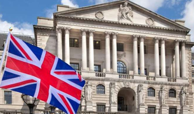 英国央行按兵不动但内部已现裂痕，三人投出降息票8月或采取行动